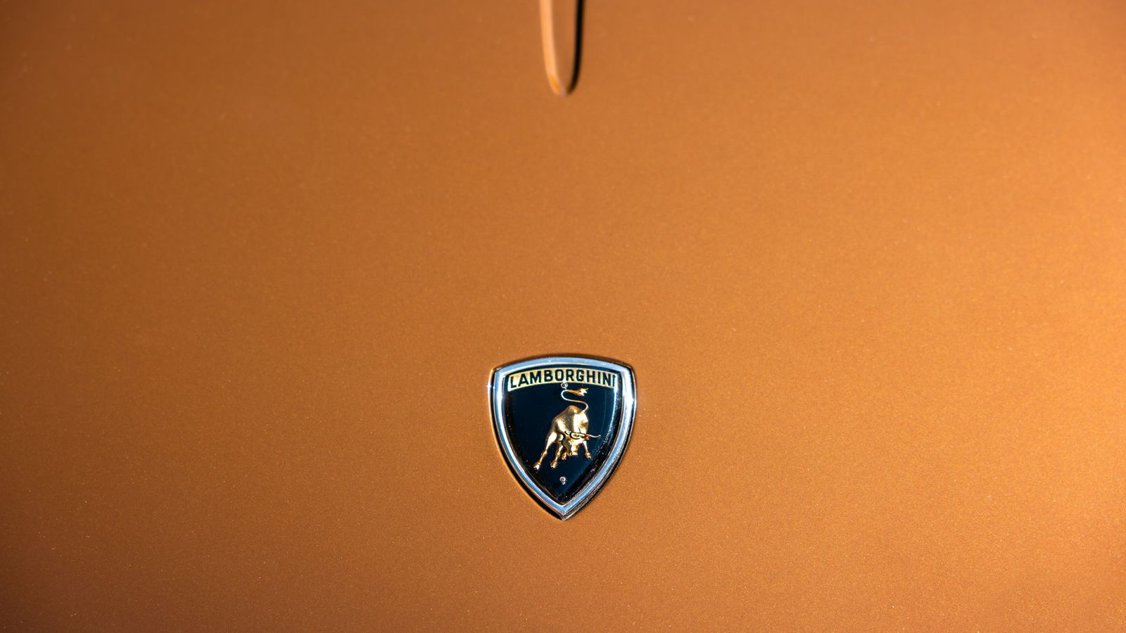 Un logo de voiture peut-il changer de couleur